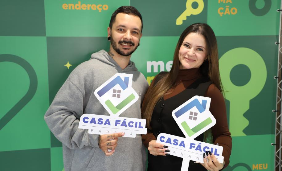 Com recursos do Estado, 208 famílias recebem apartamentos em residencial em Curitiba
