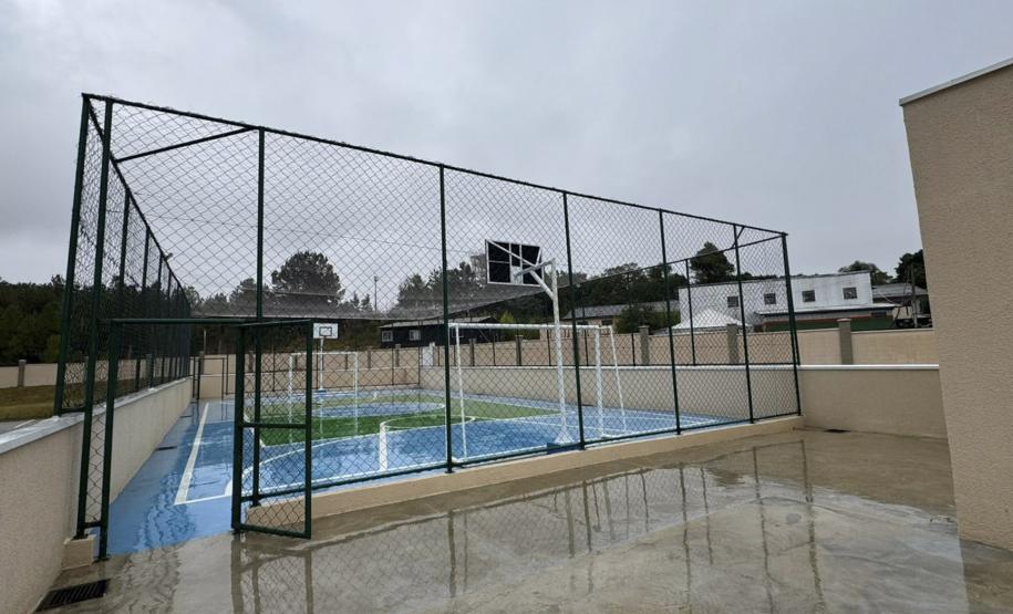 Com recursos do Estado, 208 famílias recebem apartamentos em residencial em Curitiba
