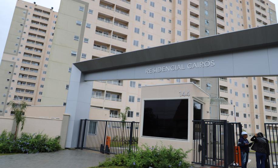 Com recursos do Estado, 208 famílias recebem apartamentos em residencial em Curitiba