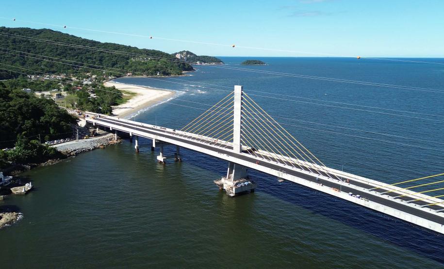 Ponte de Guaratuba já está 100% pavimentada e começa a ganhar iluminação final