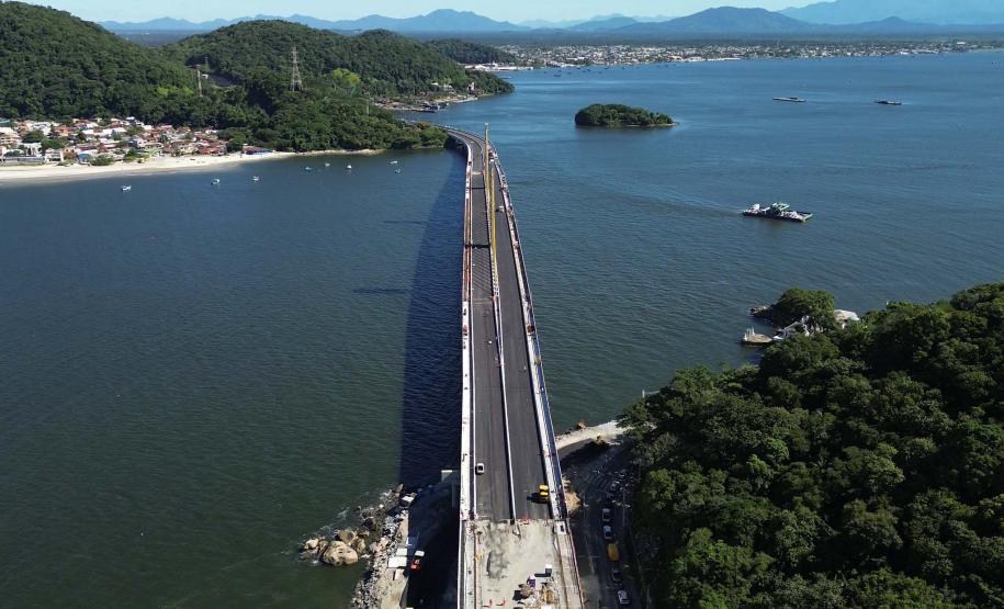 Ponte de Guaratuba já está 100% pavimentada e começa a ganhar iluminação final