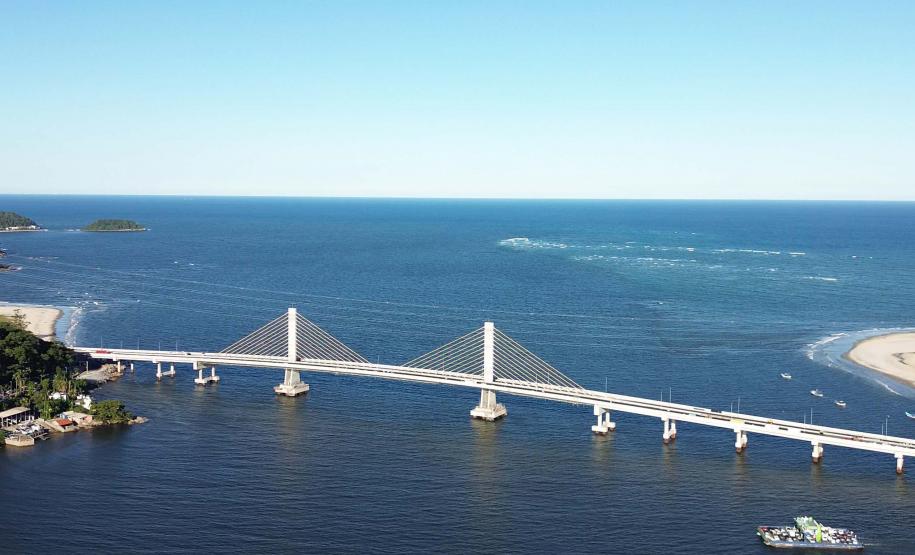 Ponte de Guaratuba já está 100% pavimentada e começa a ganhar iluminação final