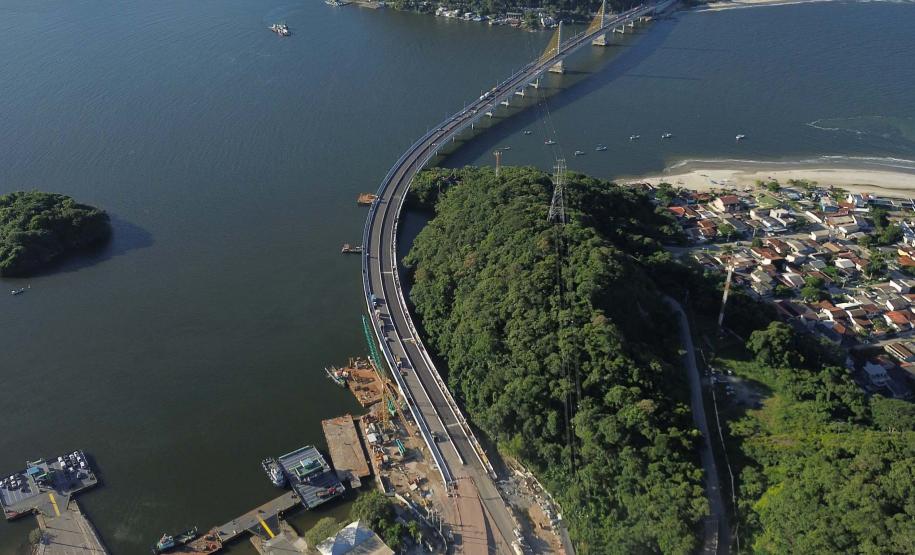 Ponte de Guaratuba já está 100% pavimentada e começa a ganhar iluminação final