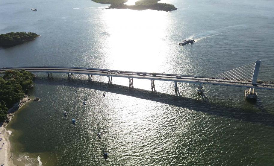 Ponte de Guaratuba já está 100% pavimentada e começa a ganhar iluminação final