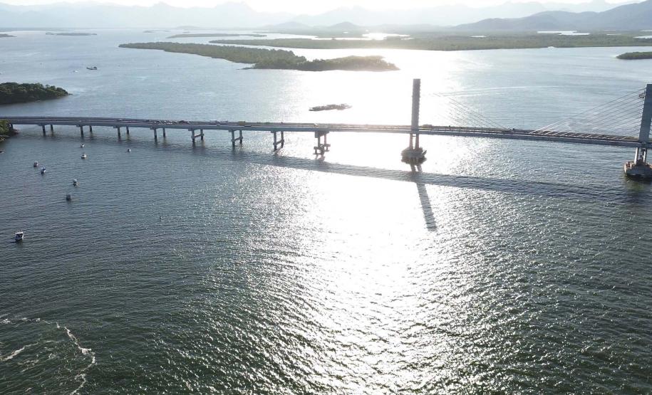 Ponte de Guaratuba já está 100% pavimentada e começa a ganhar iluminação final