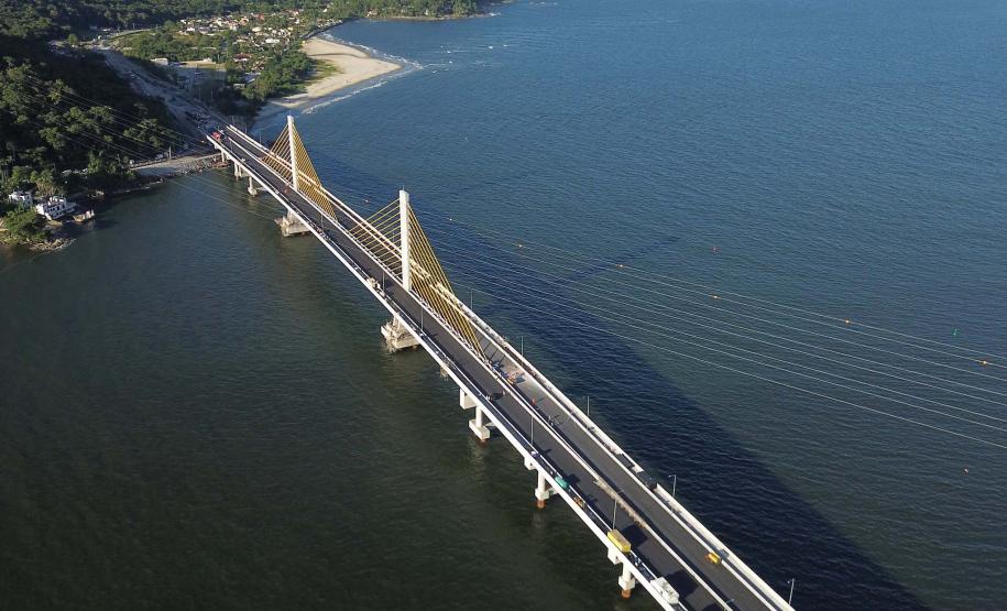 Ponte de Guaratuba já está 100% pavimentada e começa a ganhar iluminação final
