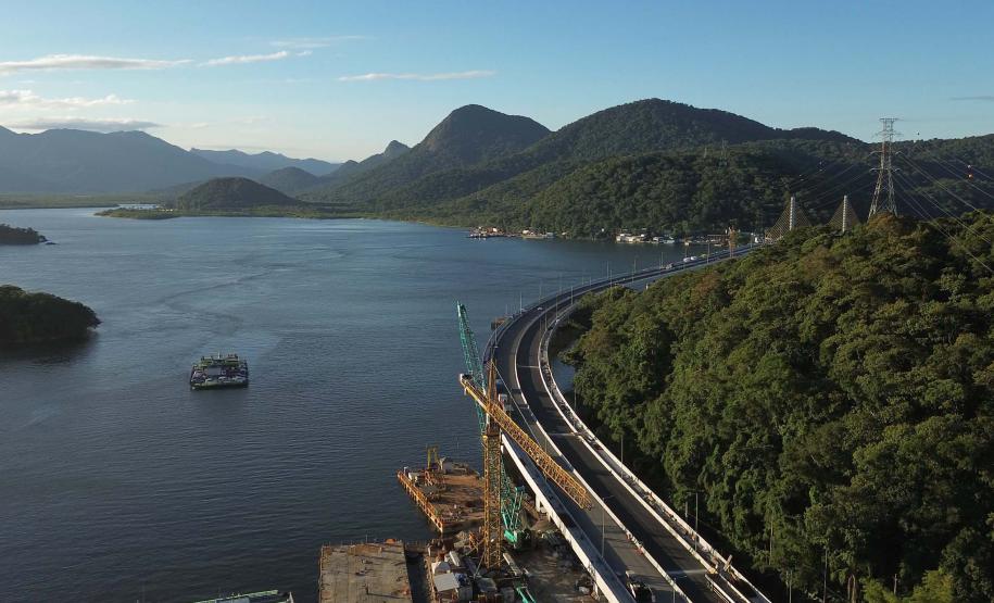 Ponte de Guaratuba já está 100% pavimentada e começa a ganhar iluminação final