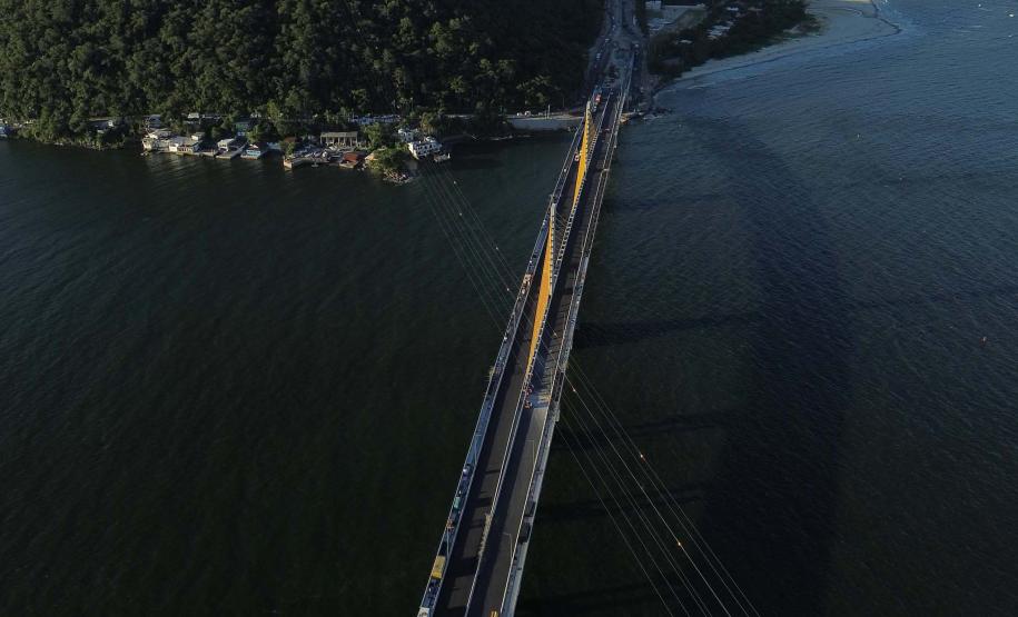 Ponte de Guaratuba já está 100% pavimentada e começa a ganhar iluminação final