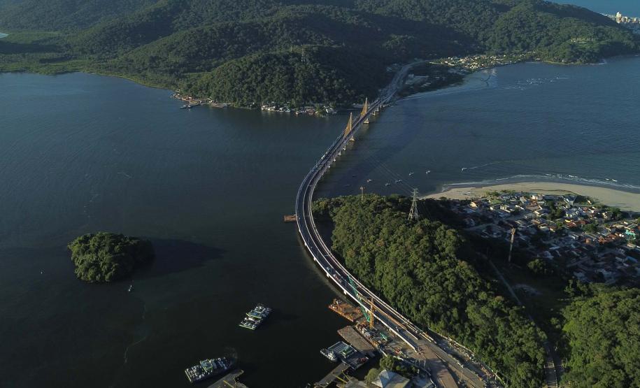 Ponte de Guaratuba já está 100% pavimentada e começa a ganhar iluminação final