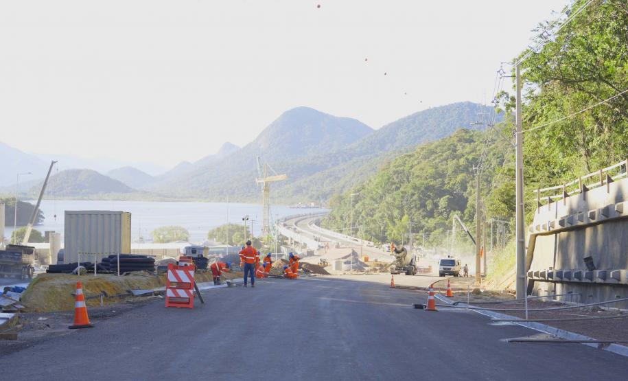 Ponte de Guaratuba já está 100% pavimentada e começa a ganhar iluminação final