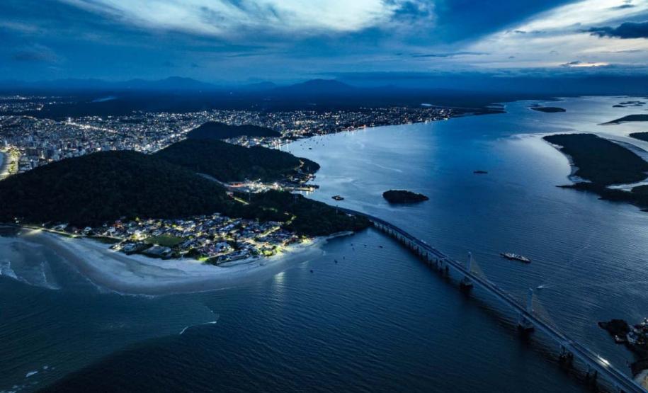 Ponte de Guaratuba: a duas semanas da inauguração, obras reúnem quase 500 funcionários