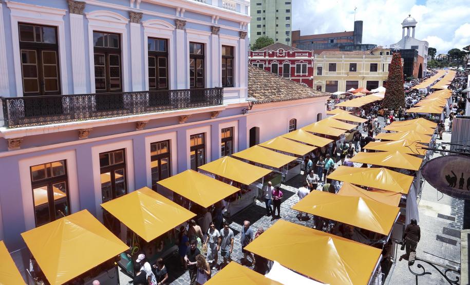 Mais de 456 mil turistas de outros países visitaram o Paraná nos primeiros meses de 2026