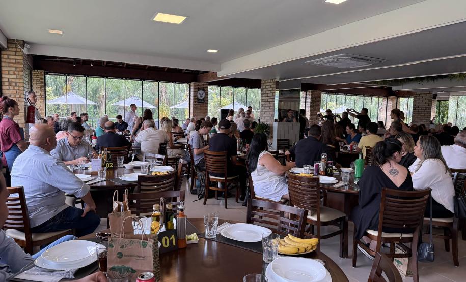 Setor do turismo no Paraná cresce acima da média nacional e soma 148 mil empregos formais em 2025
