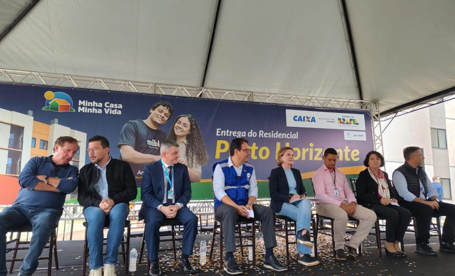 240 famílias de Londrina conquistam imóvel próprio com subsídio do Governo do Estado