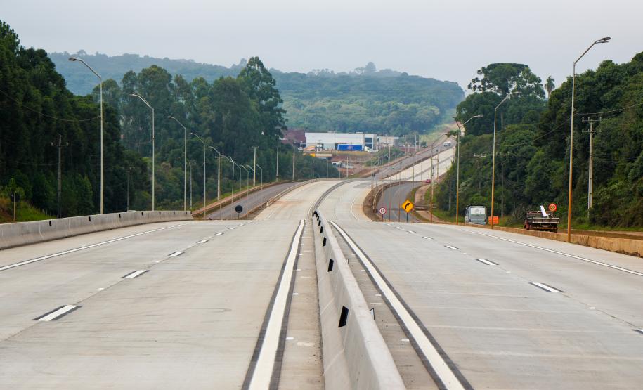 Paraná chega a quase mil quilômetros de rodovias e novas estradas em concreto