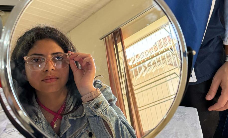Estado entrega óculos da 2ª fase do Bons Olhos Paraná em seis municípios nesta semana