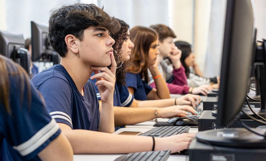 Paraná tem a melhor taxa de frequência escolar do ensino médio do Brasil