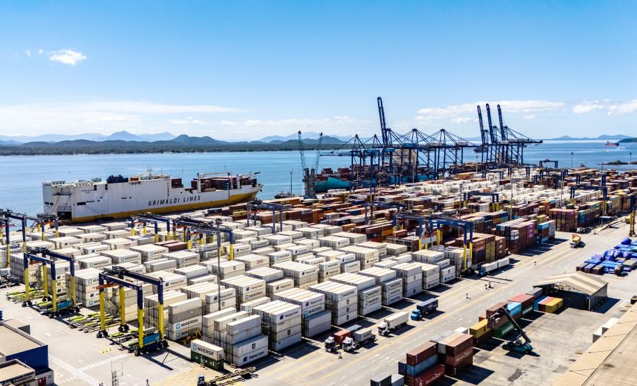 Portos do Paraná impulsiona exportação de frango e acelera transição energética no complexo