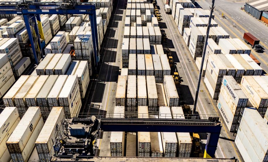 Portos do Paraná impulsiona exportação de frango e acelera transição energética no complexo