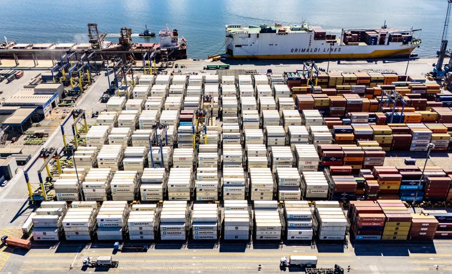 Portos do Paraná impulsiona exportação de frango e acelera transição energética no complexo