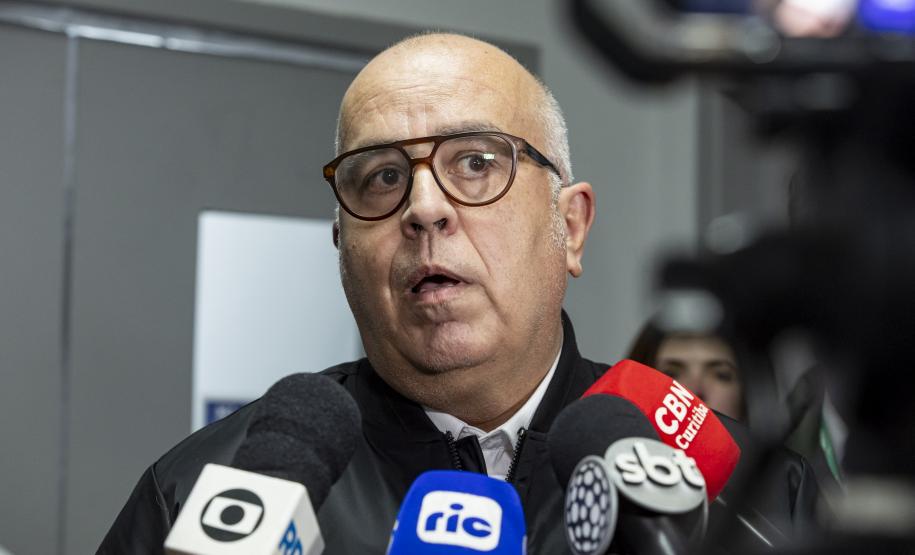 Com apoio do Estado, paciente de Curitiba recebe aplicação de polilaminina no Hospital do Trabalhador