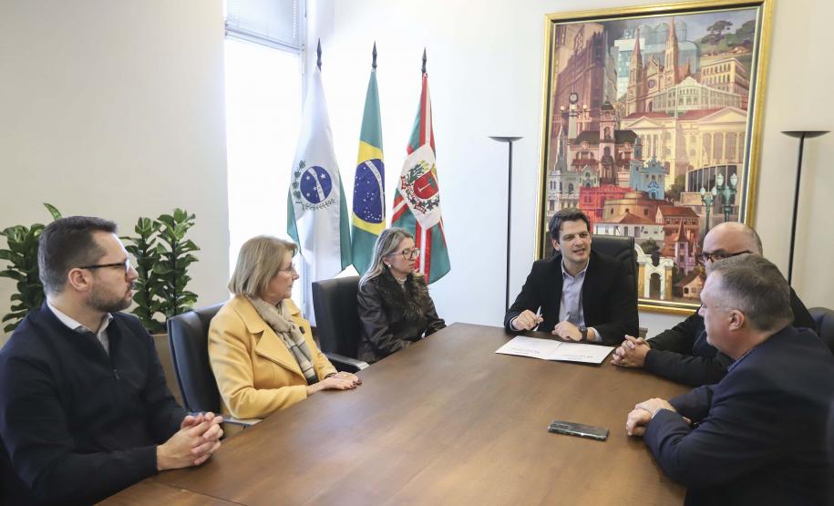 Governo do Estado assina convênio para construção do novo Hospital Bairro Novo, em Curitiba