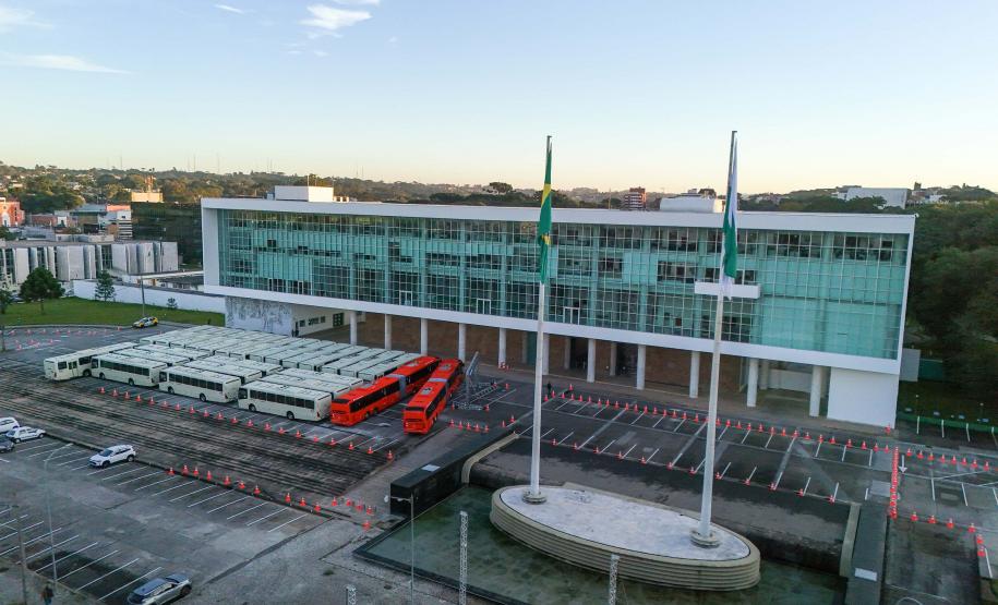 23 metros e quase 200 lugares: Paraná ganha primeiros ônibus superarticulados