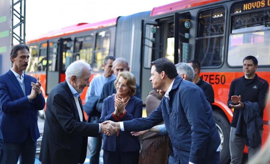 23 metros e quase 200 lugares: Paraná ganha primeiros ônibus superarticulados