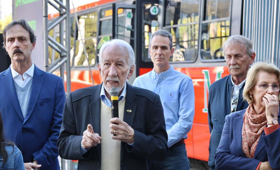 23 metros e quase 200 lugares: Paraná ganha primeiros ônibus superarticulados