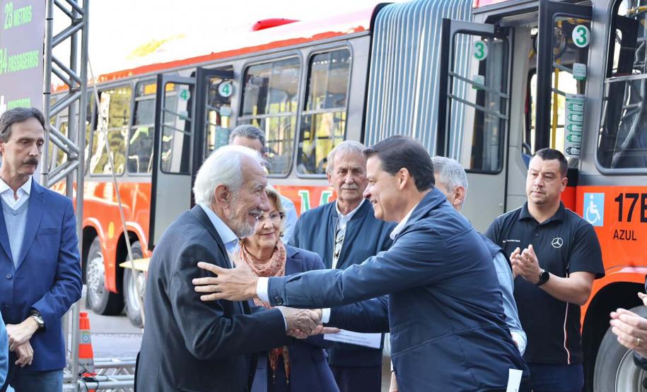23 metros e quase 200 lugares: Paraná ganha primeiros ônibus superarticulados