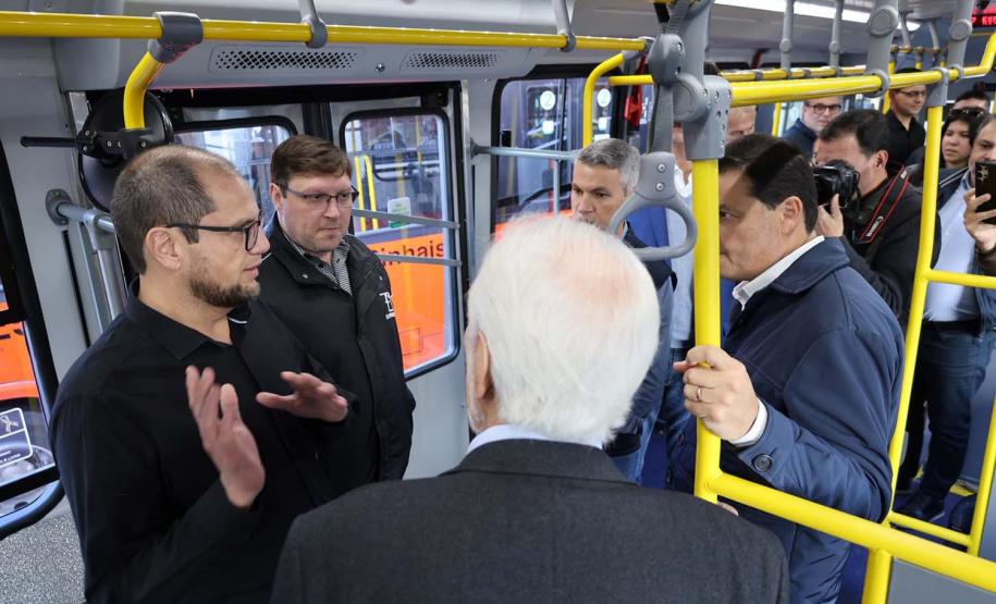 23 metros e quase 200 lugares: Paraná ganha primeiros ônibus superarticulados