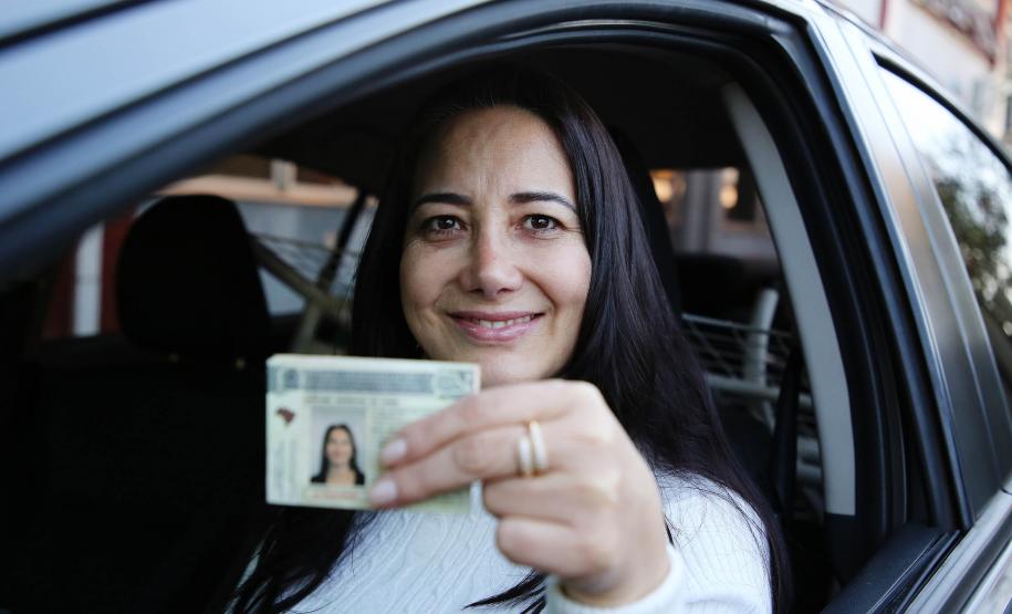278 paranaenses já receberam a CNH gratuita em programa social do Estado