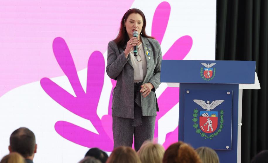O governador Darci Piana participa nesta quarta-feira (28) do Lançamento do projeto "Paraná Cuida Delas" da Secretaria de Estado da Mulher, Igualdade Racial e Pessoa Idosa do Paraná.