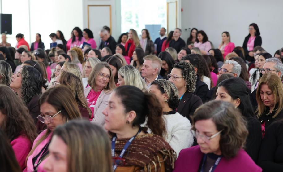 O governador Darci Piana participa nesta quarta-feira (28) do Lançamento do projeto "Paraná Cuida Delas" da Secretaria de Estado da Mulher, Igualdade Racial e Pessoa Idosa do Paraná.