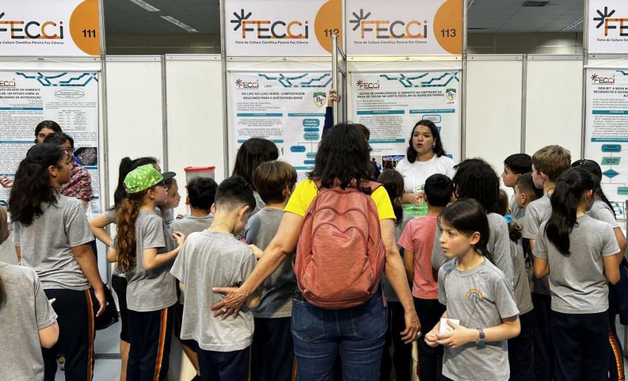 Feira reunirá milhares de estudantes em um grande encontro de ciência em Curitiba