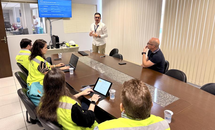 Referência: comitiva do Piauí visita a Portos do Paraná para conhecer gestão e logística