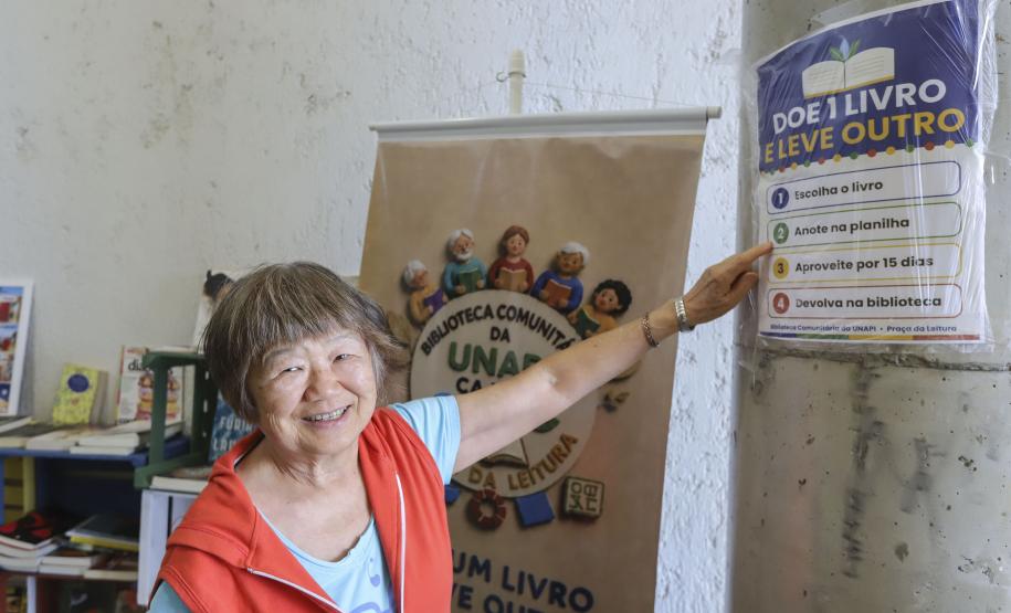 Rua da Cidadania do Cajuru ganha nova biblioteca organizada por alunos da Universidade Aberta à Pessoa Idosa (Unapi), como parte do Trabalho de Conclusão de Curso (TCC)