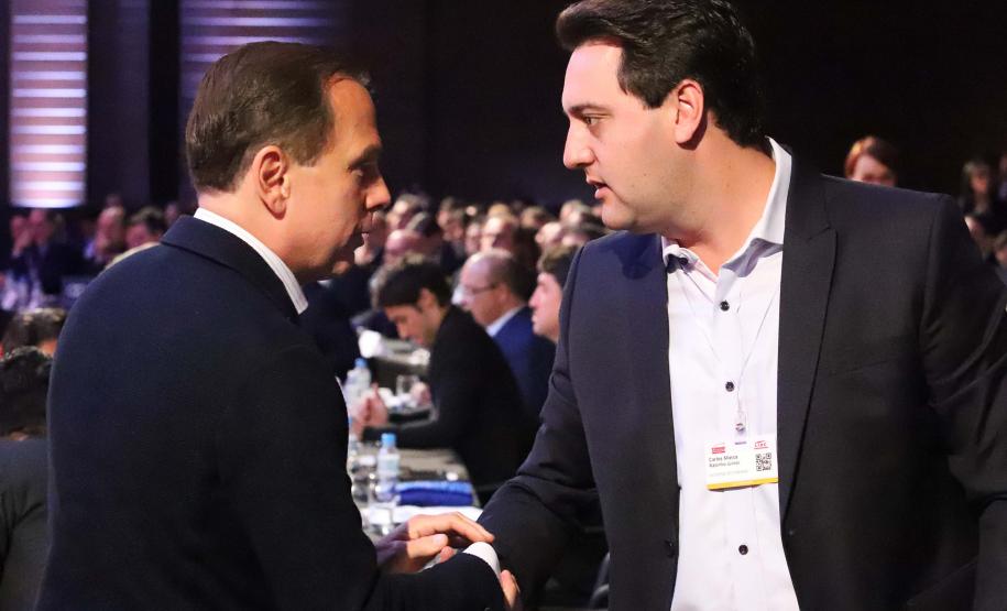 Paraná é moderno, responsável e preparado para o futuro Declaração do governador Carlos Massa Ratinho Junior foi feita durante o 18° Fórum Empresarial do Lide, realizado em Campos do Jordão, São Paulo. Ele apresentou as potencialidades do Estado e falou sobre o planejamento estratégico da atual gestão para preparar o Paraná para as próximas décadas